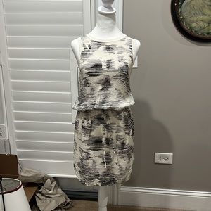 Vince xs 100% silk draw string dress